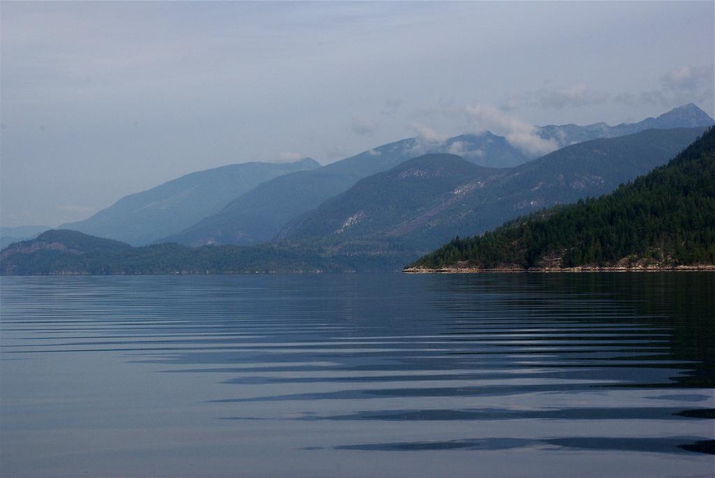 Tranquility Bay Waterfront Inn Sechelt Εξωτερικό φωτογραφία