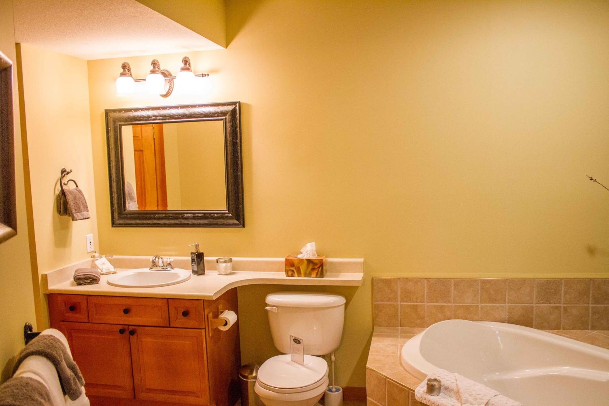 Tranquility Bay Waterfront Inn Sechelt Δωμάτιο φωτογραφία