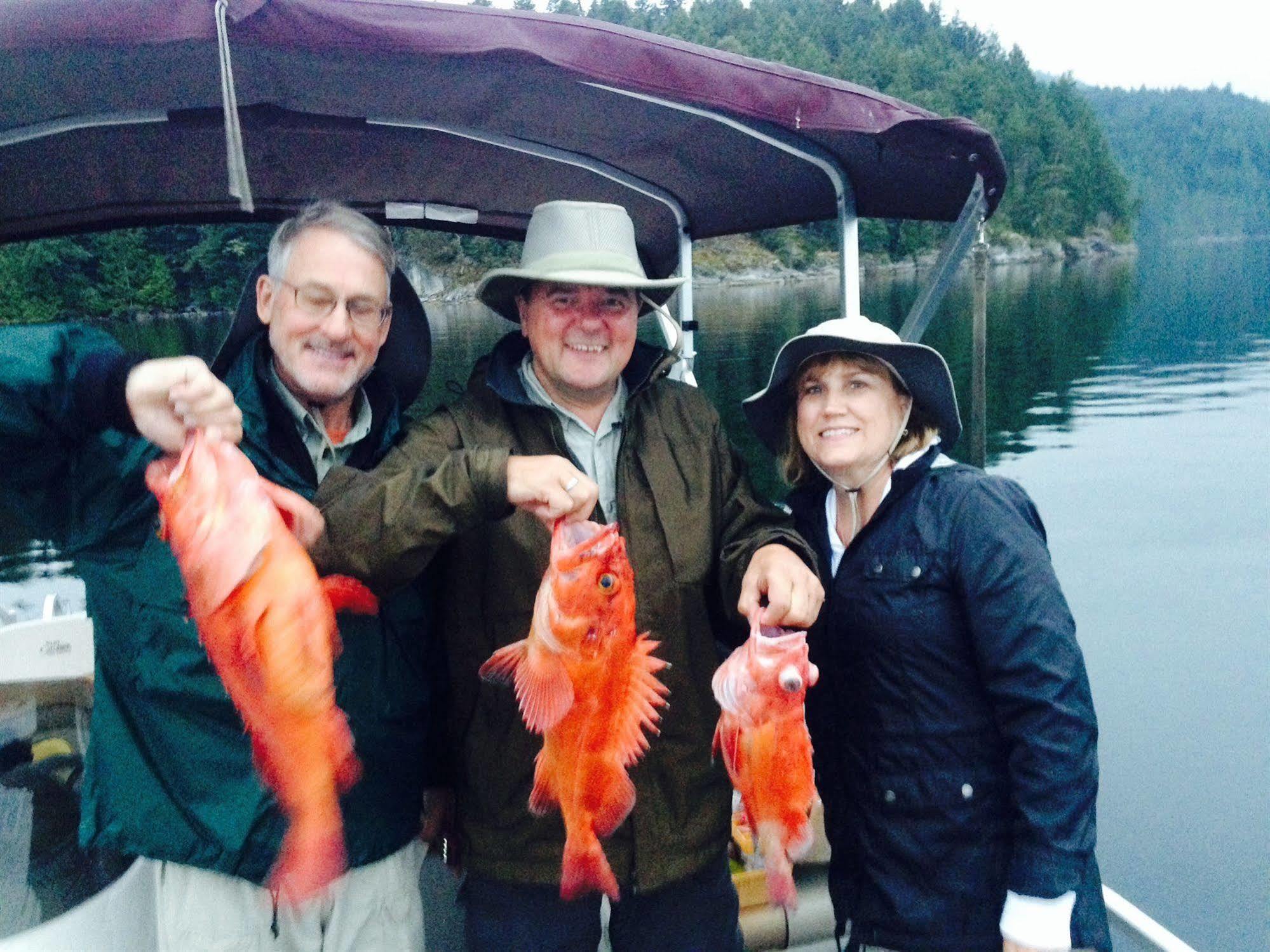 Tranquility Bay Waterfront Inn Sechelt Εξωτερικό φωτογραφία