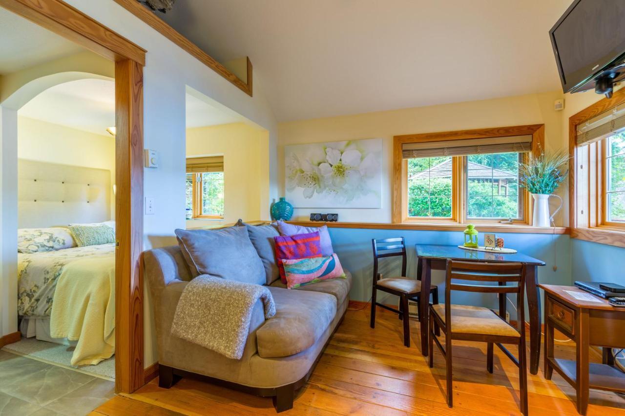 Tranquility Bay Waterfront Inn Sechelt Εξωτερικό φωτογραφία
