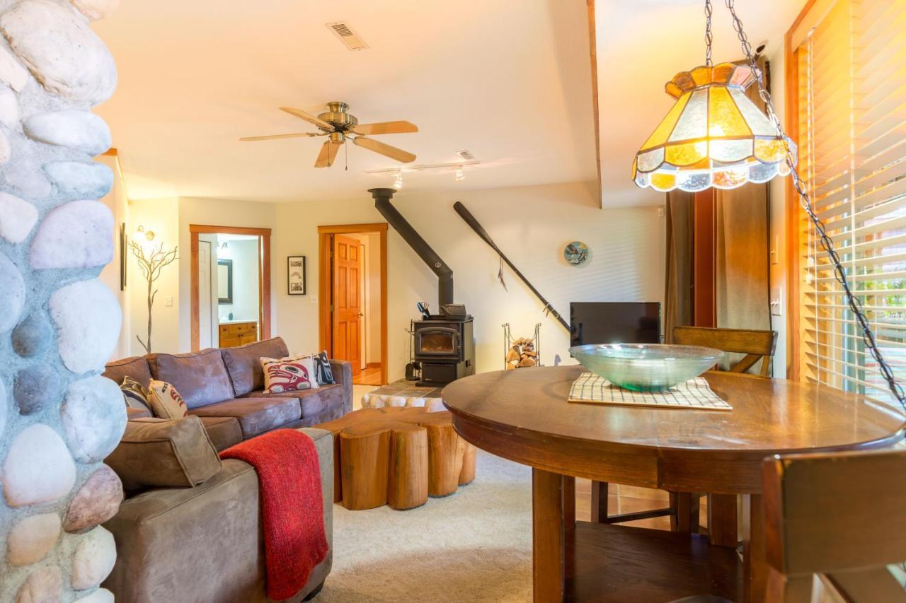 Tranquility Bay Waterfront Inn Sechelt Εξωτερικό φωτογραφία